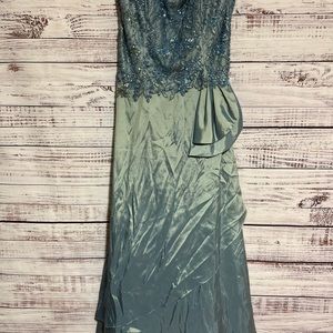 Montage Mon Cheri Women’s 16 Blue Green Beaded Formal Prom Elegant Dress Sequin